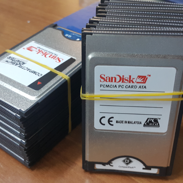 SANDISK 1 GB PCMCI COMPACT FLASH KART VE ADAPTORU 4