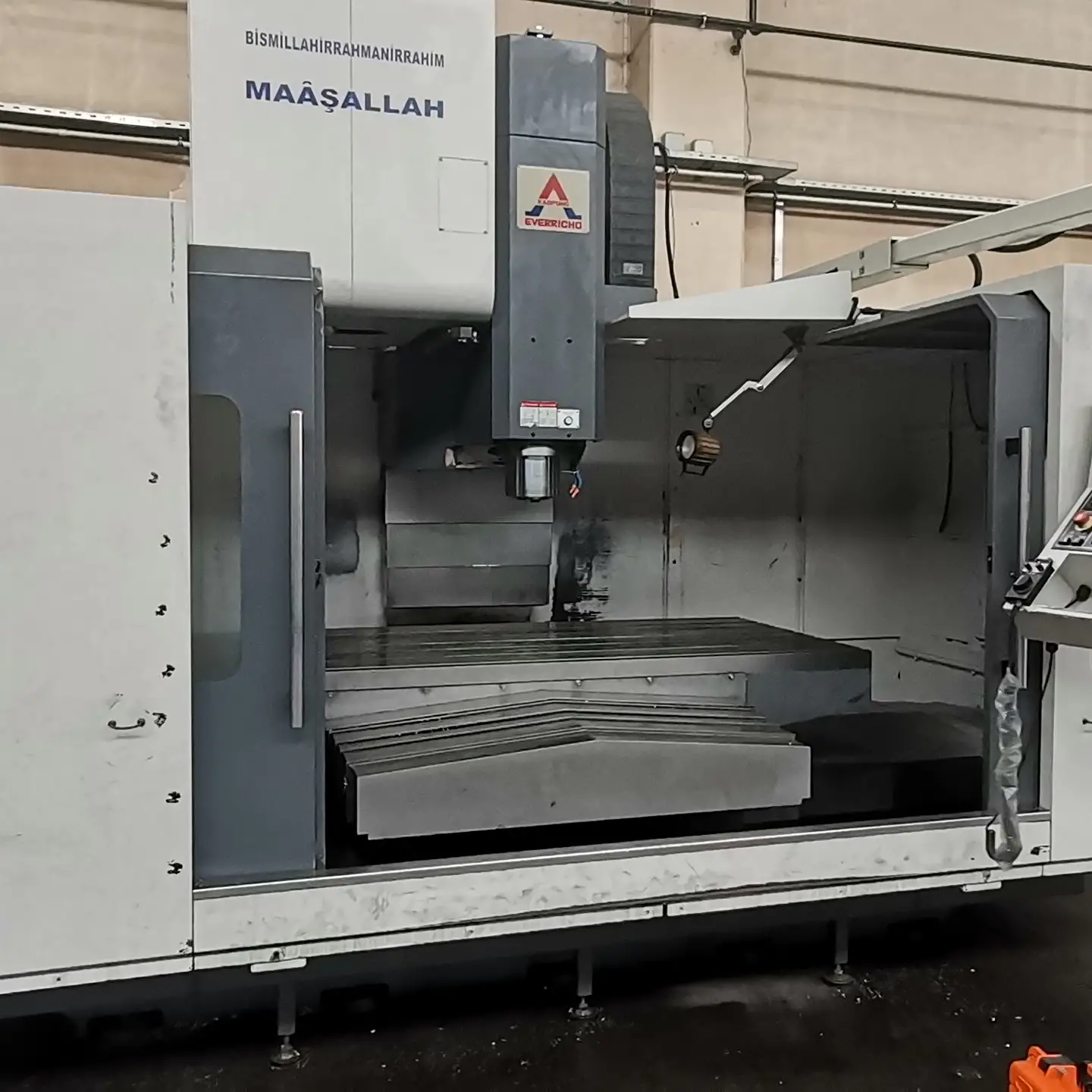 EVERHİCHO VMC-2210L CNC DİK İŞLEME MERKEZİ 2014 MODEL
